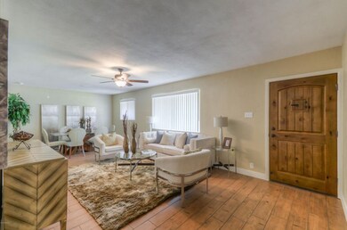 Living Room (2)-FULL