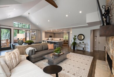 one_arrowhead_pl_b400_interior_living_a