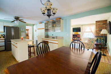 142 S Waldron Ln, Wynantskill, NY 12198 - photo 6