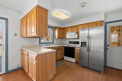 35520 Margurite Ln, Paw Paw, MI 49079 - photo 7