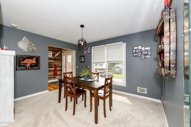 8305 Cloverport Dr, Louisville, KY 40228 - photo 7