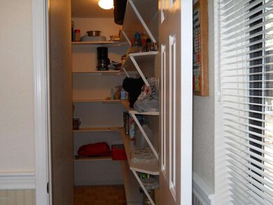 Walk-in Pantry