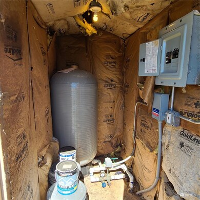 12518 Kapowsin Highlands Dr E, Graham, WA 98338 - photo 4