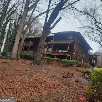 Daylight view of Front of Condo