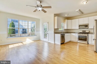 12905 Woodcutter Cir, Germantown, MD 20876 - photo 7