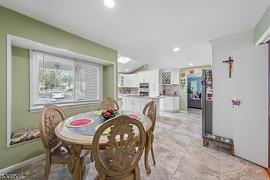 220 Horseshoe Rd, Berkeley Heights, NJ 07922 - photo 4