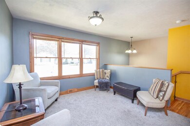 3617 Knoll Ridge Dr, Cedar Falls, IA 50613 - photo 2