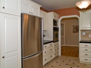 834 NW Riverside Blvd, Bend, OR 97701 - photo 5