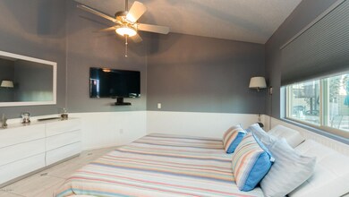 1520 E Le Marche-21
