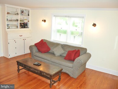 120 N 18th St, Purcellville, VA 20132 - photo 5