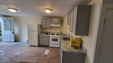 942 Lakeview Ave unit 5, Lowell, MA 01850 - photo 3