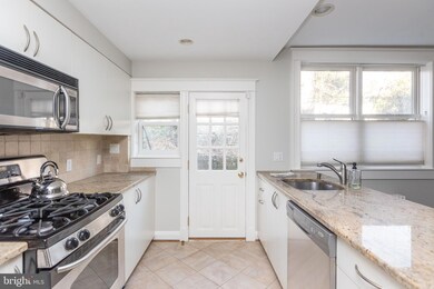 5203 Falls Rd unit 15, Baltimore, MD 21210 - photo 6