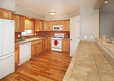 61075 Borden Dr, Bend, OR 97702 - photo 2