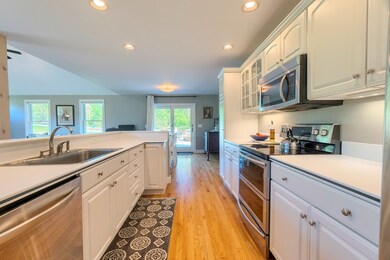 580 Mulpus Rd, Lunenburg, MA 01462 - photo 4