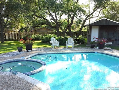 40 Encino Loma, Beeville, TX 78102 - photo 2