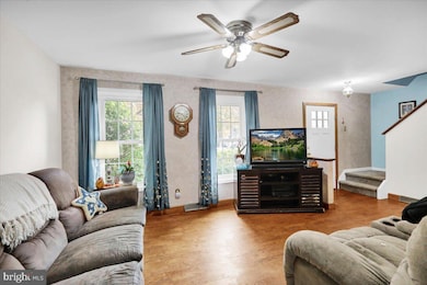 345 Village Spring Ln, Reinholds, PA 17569 - photo 5