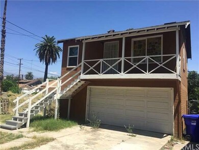 Small Unit / 2-Car Garage (Front / Right)