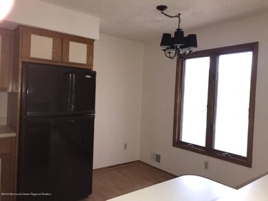 2230 Bridge Kitchen eating area
