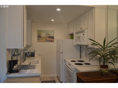 16 Crestfield Ct, Lake Oswego, OR 97035 - photo 3