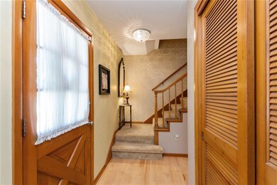 1006 34th St SE, Cedar Rapids, IA 52403 - photo 3