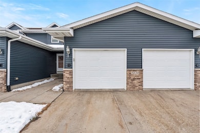 4030 37th Ave SW unit D, Cedar Rapids, IA 52404 - photo 2