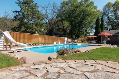 15700 Dawn Dr, Minnetonka, MN 55345 - photo 5