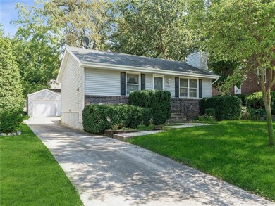 1321 48th St, Des Moines, IA 50311 - photo 2