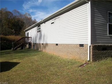 403 Riverside Dr, Eden, NC 27288 - photo 3