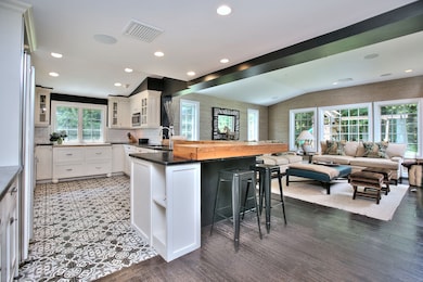 Breakfast bar