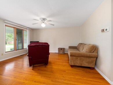 610 Maxine Dr, Ossian, IN 46777 - photo 7