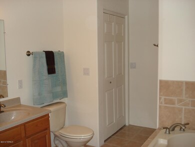 7-Master_Bathroom
