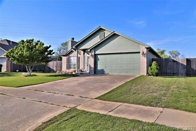 1205 W 117th St S, Jenks, OK 74037 - photo 2
