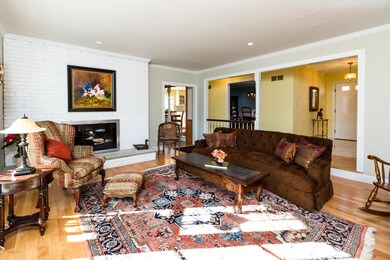 07_Living Room-2