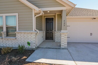 429 Rose Ave, Cleburne, TX 76028 - photo 2