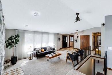 005_Living Room