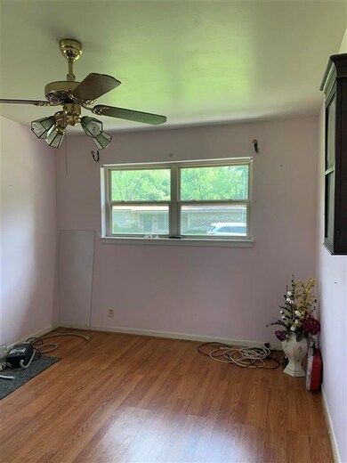 1031 Louise Ln, Wake Village, TX 75501 - photo 3