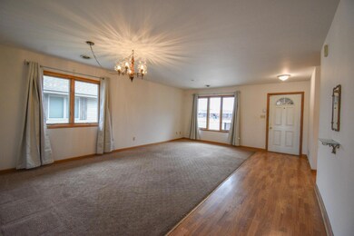 954 Ivanhoe Ln, Dyer, IN 46311 - photo 4