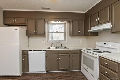 158 Danbury Ln, Statesville, NC 28625 - photo 3