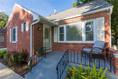 1050 57th St, Des Moines, IA 50311 - photo 2