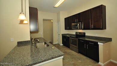 108Melrose_Kitchen2