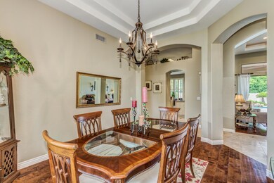 FORMAL DINING