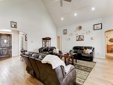 109 Cambree Ct, Springtown, TX 76082 - photo 6