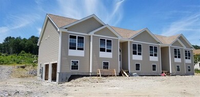 499 Mammoth Rd unit B, Pelham, NH 03076 - photo 2