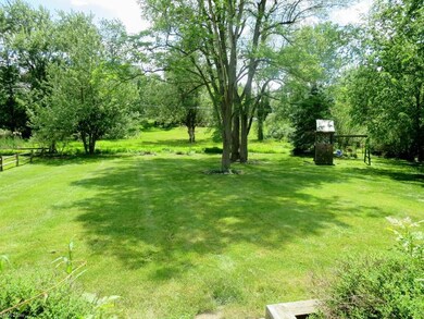 226 E Pioneer Trail, Aurora, OH 44202 - photo 4