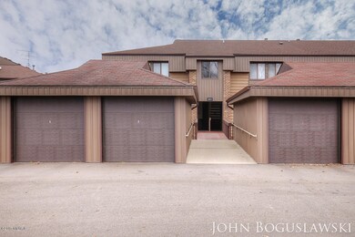 2931 Byron Center Ave SW unit E, Wyoming, MI 49519 - photo 2