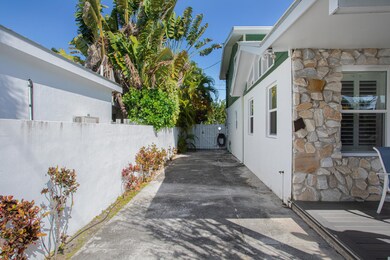 1311 Laird St Key West FL-large-004-005-