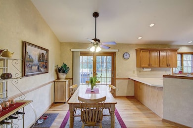 455 Ash St, Oregon, WI 53575 - photo 4