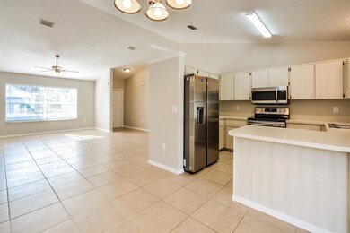 004-photo-dining-room-10553434