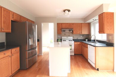 1948 Nutmeg Ln, Naperville, IL 60565 - photo 7