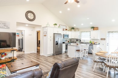 414Turnberry-003